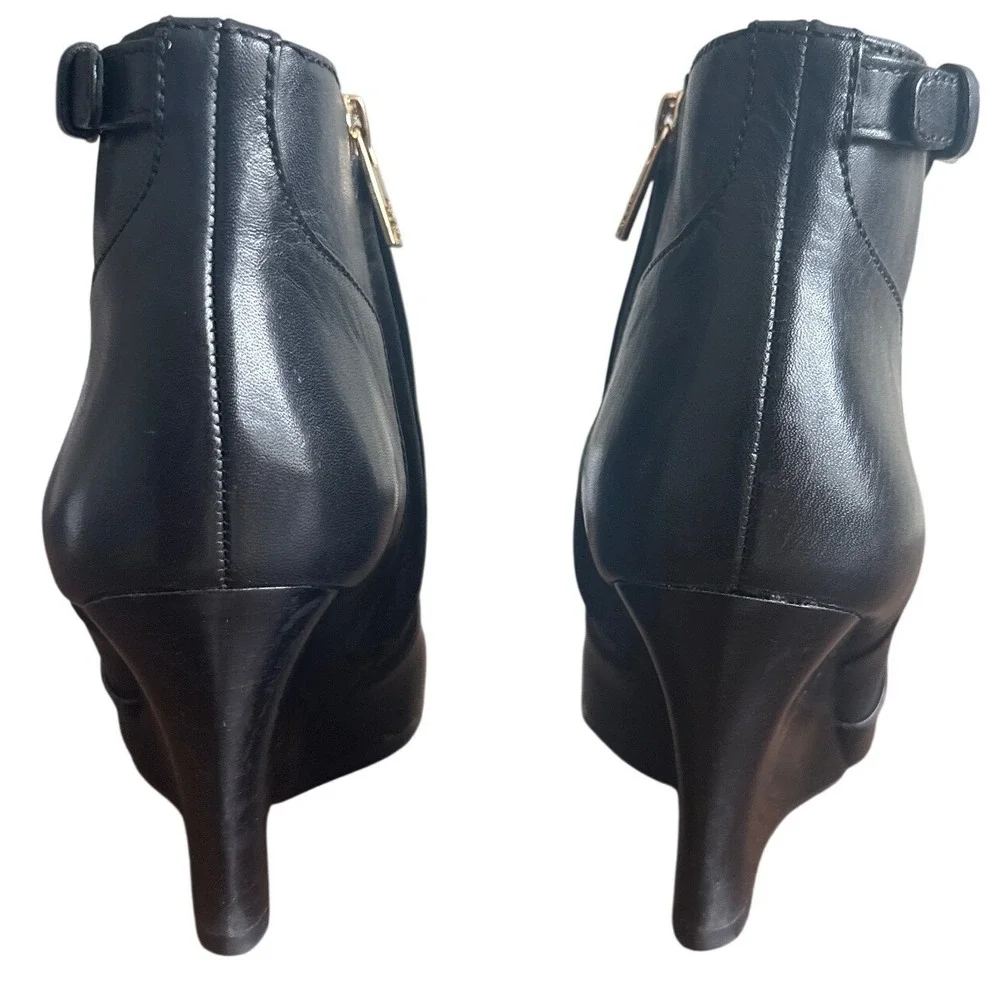 Tory Burch Milan 85mm Wedge Leather Booties Black Gold Logo Size 8